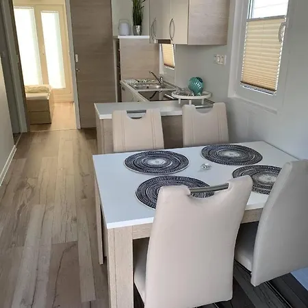 度假居 Sirena Floating House *