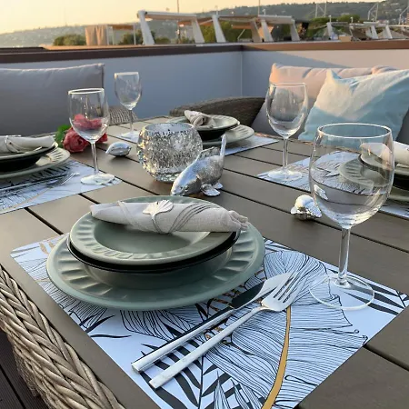 度假居 Sirena Floating House 波尔托罗