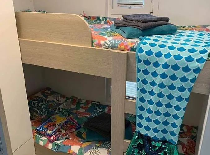 Sirena Floating House *