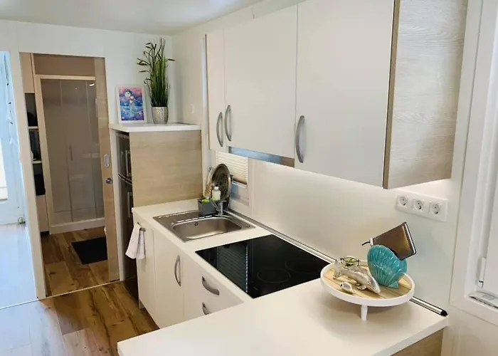 Sirena Floating House *