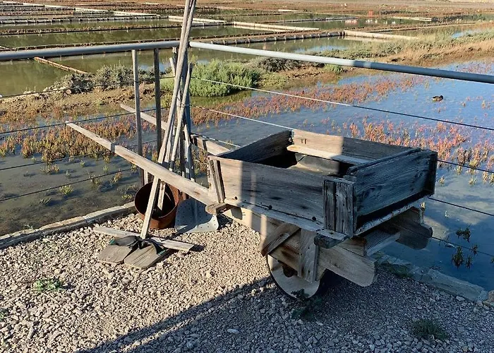 Sirena Floating House *