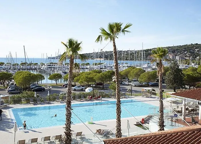 Sirena Floating House